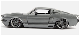 1:64 Shelby Mustang GT500 1967 Dark Chrome