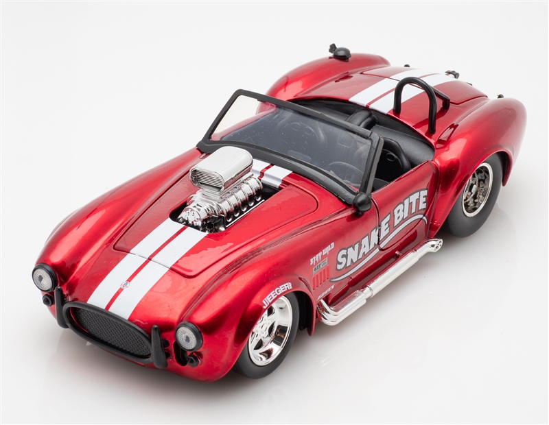 1:24 1965 Red Shelby Cobra 427 S/C 