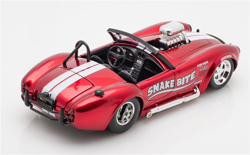 1:24 1965 Red Shelby Cobra 427 S/C 