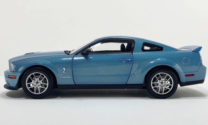 1:18 2007 Ford Mustang Shelby GT500 - Windveil Blue